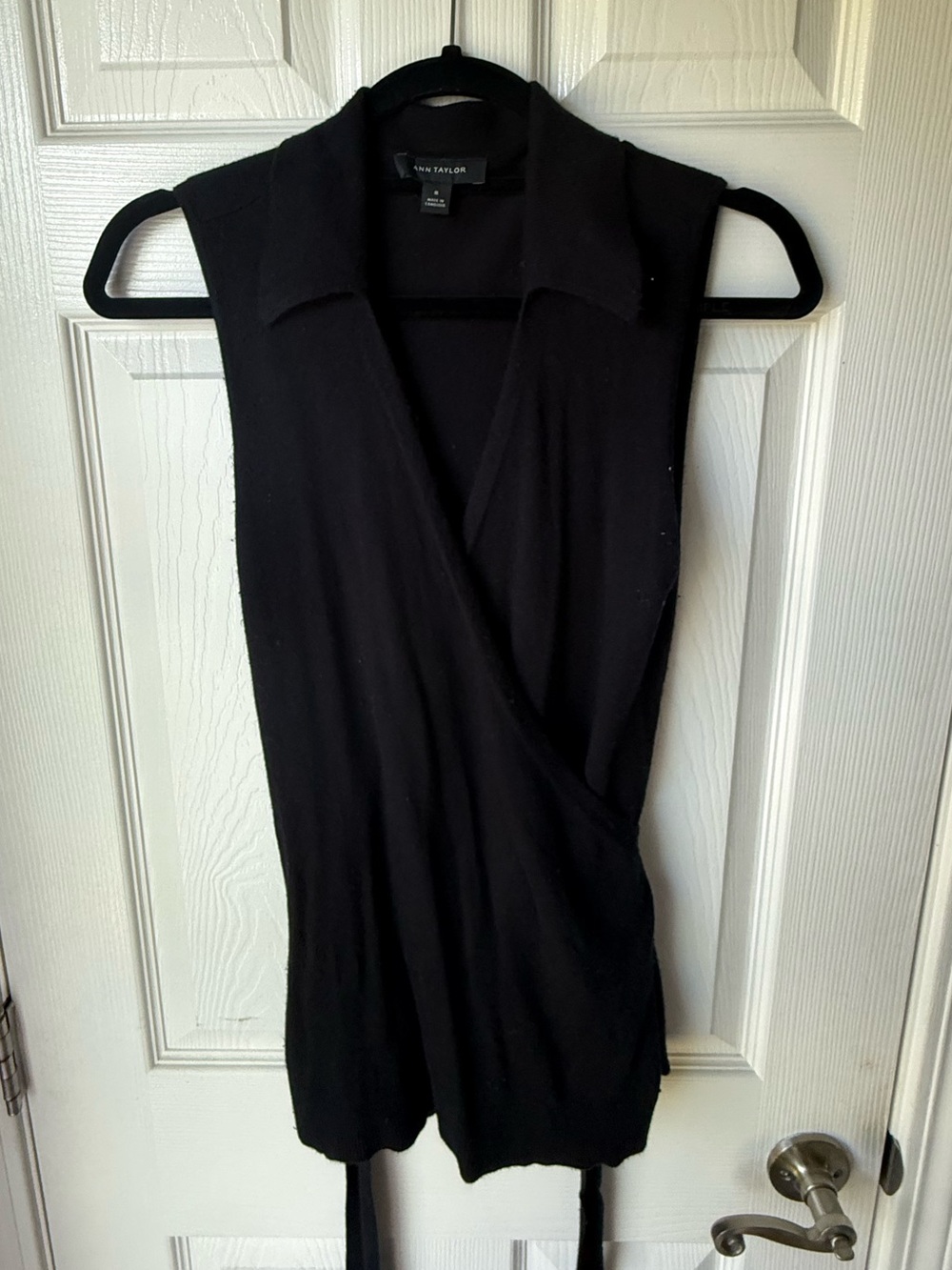 Ann Taylor Black Sleeveless Wrap Top size M